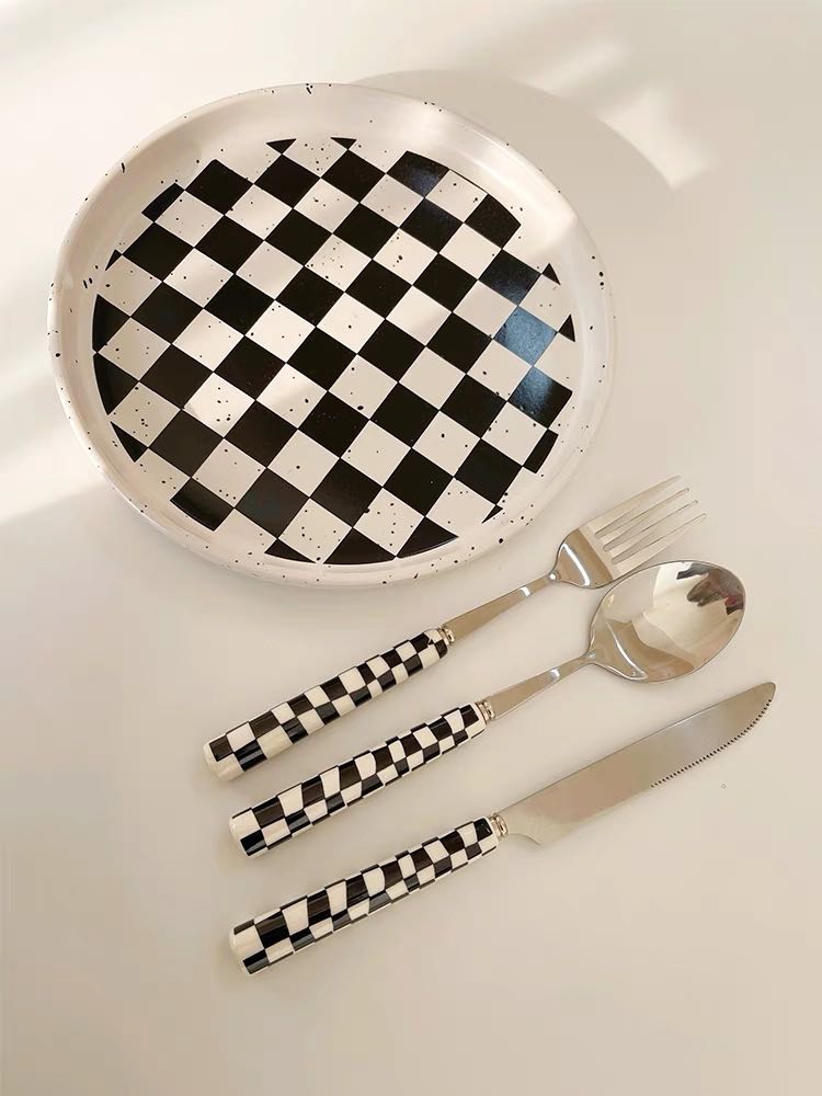 Checkered Flatware Set